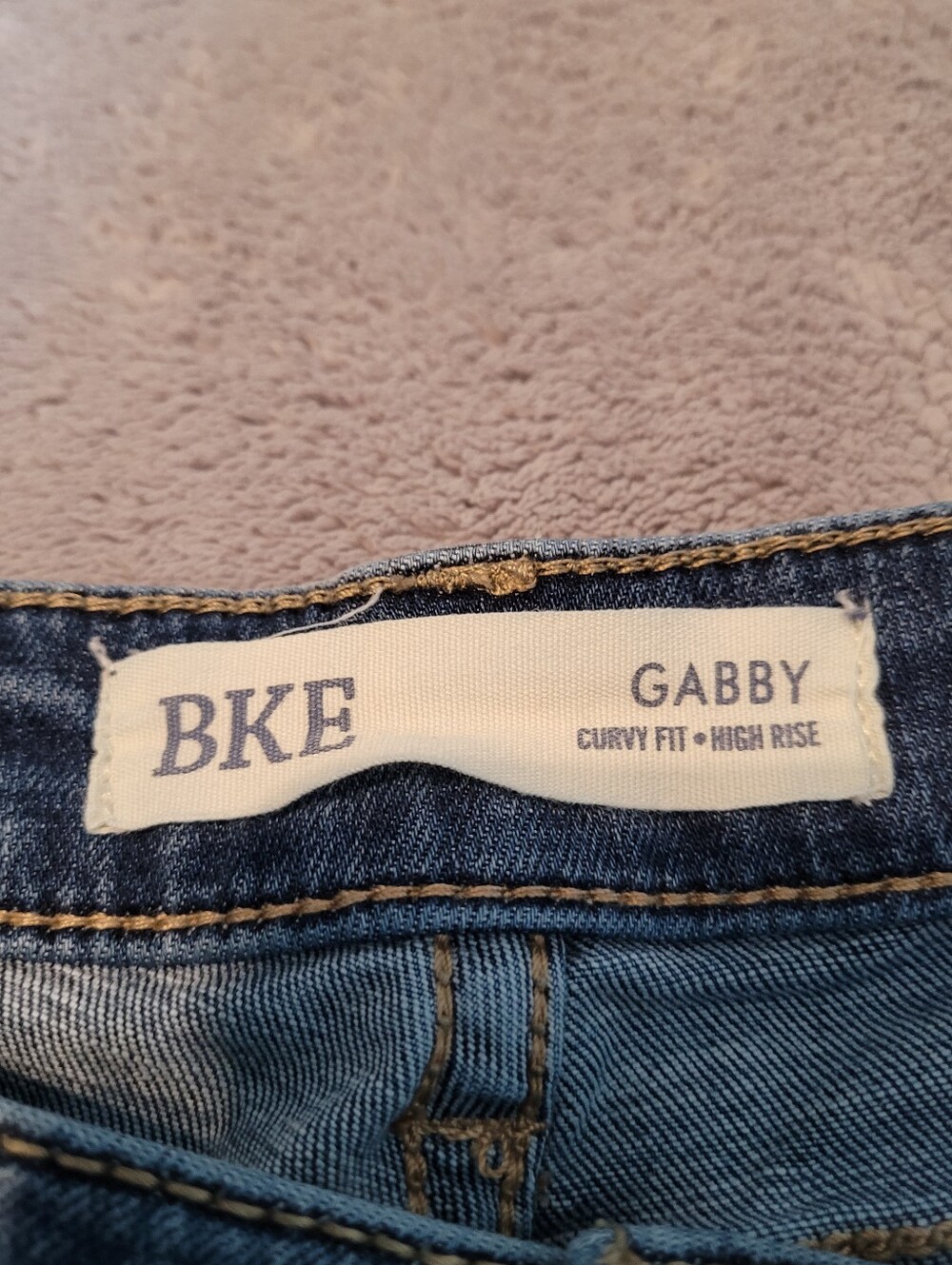 BKE Gabby Ladies Jeans Size 32 Curvy Fit High Rise Euc Comfortable Distressed - Picture 4 of 5